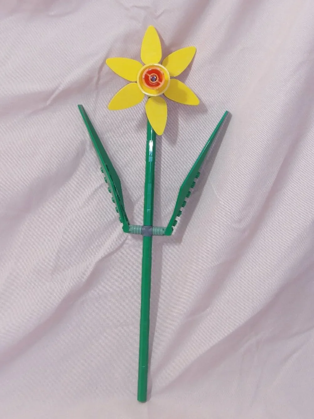 LEGO Botanical Flowers 1 pcs Daffodil Yellow - Individual Sale 40747 + Free Gift - Picture 5 of 5